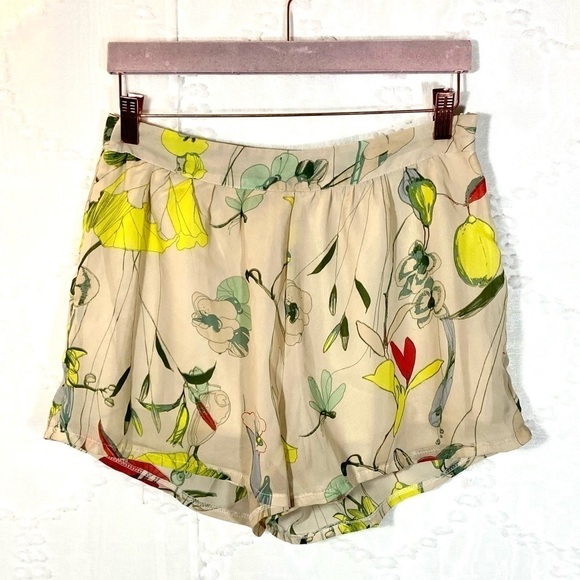 H&M chiffon floral high waisted shorts size 8 - Picture 2 of 5